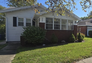 Building Photo - West End Home offering 3 Bedrooms, 1 bath!