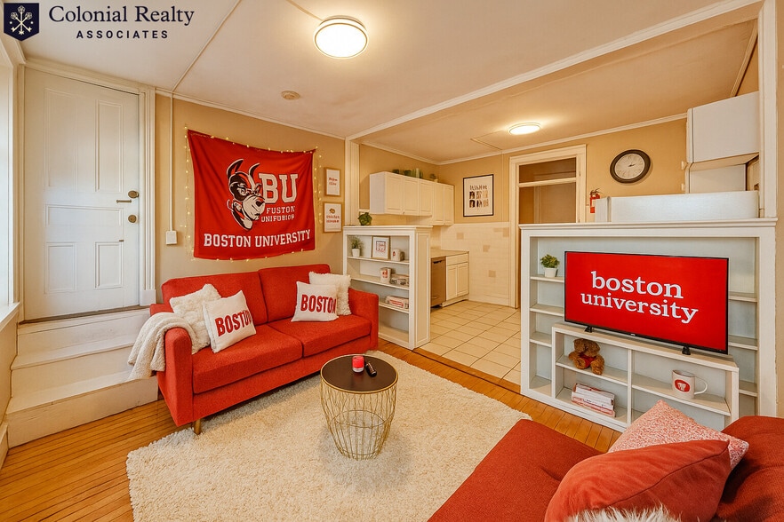 Primary Photo - 68 Egmont St