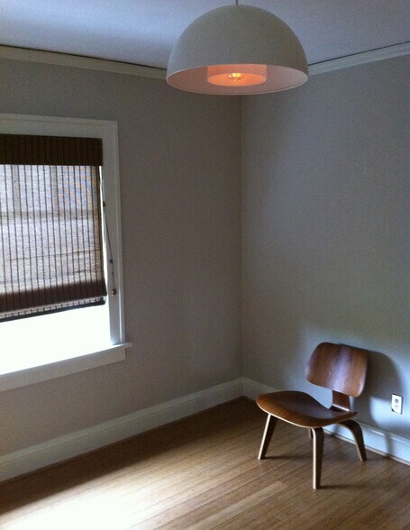 bedroom 2 (front of house) - 4811 NE 31st Ave