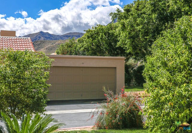 Detached two-car garage just steps from your front and back doors. - 70100 Mirage Cove Dr
