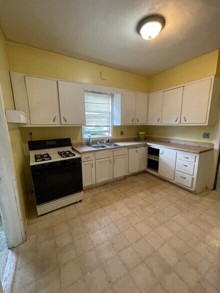 Kitchen View 2 - 750 8th St