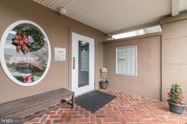 Building Photo - 509 Paoli Pointe Dr