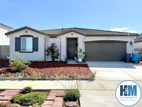 Building Photo - Newer Build 3 Bedroom Home