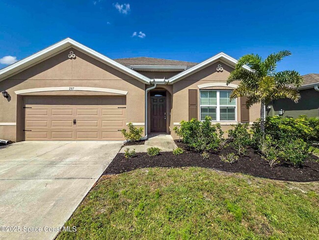 Building Photo - 287 Guinevere Dr SW