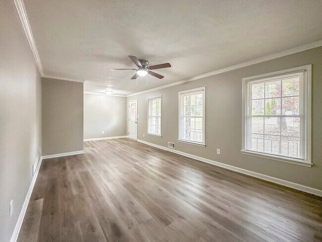 Building Photo - 829 North Ave