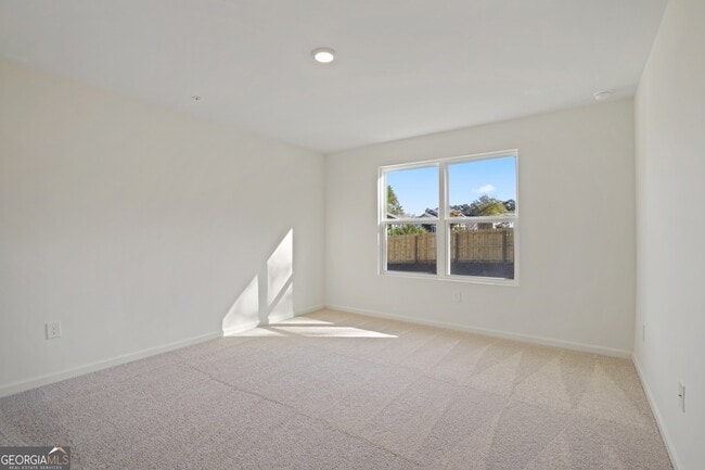 Building Photo - 541 Magnolia Cir