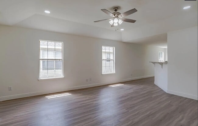 Building Photo - 2212 Summer Crossing