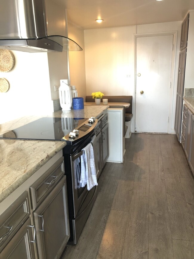 Building Photo - 23914 De Ville Way