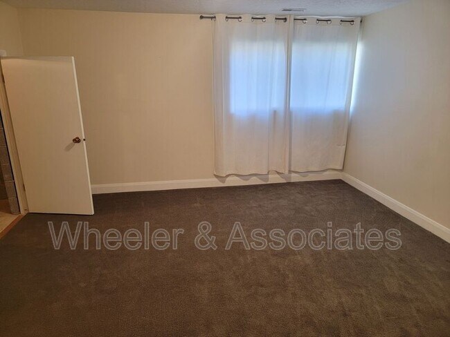 Building Photo - 1269 E 3075 N