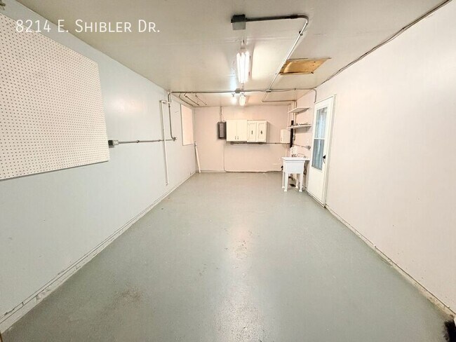 Building Photo - 8214 Shibler Dr