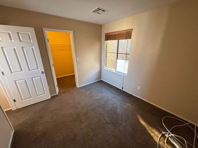 Building Photo - Charming 2Bed/2Bath/1Car 2-Story Home located in Sunrise Manor- Make the Move for Less: $500 Off ...