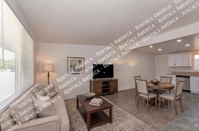 Building Photo - 3054 N Sparkman Blvd