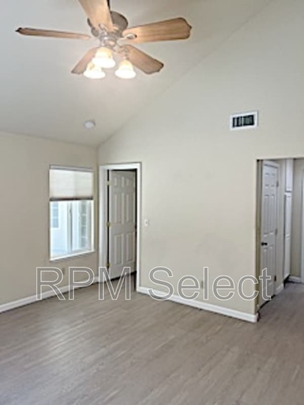 Building Photo - 4534 Whitney Ave