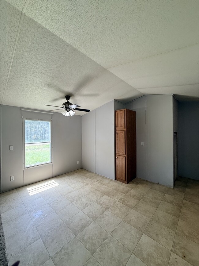Building Photo - 191 Walking Horse Ln