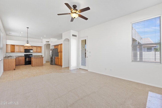 Building Photo - 6586 W Oraibi Dr