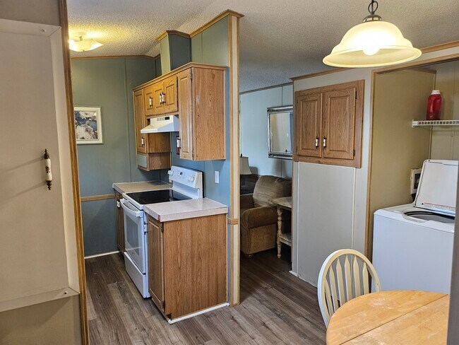 Building Photo - 279 Tricycle Hill Ln