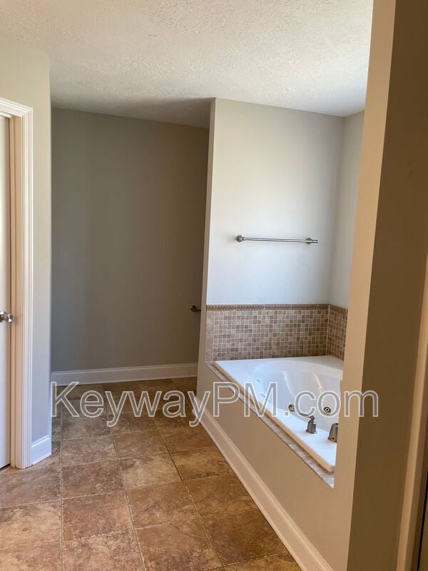 Building Photo - 808 Tyler Woods Dr