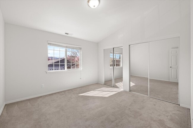 Building Photo - 2350 Finch Ln