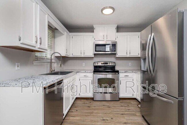 Building Photo - 2414 Lismore Dr