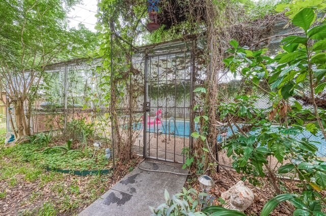 Building Photo - 5203 Chesapeake Way