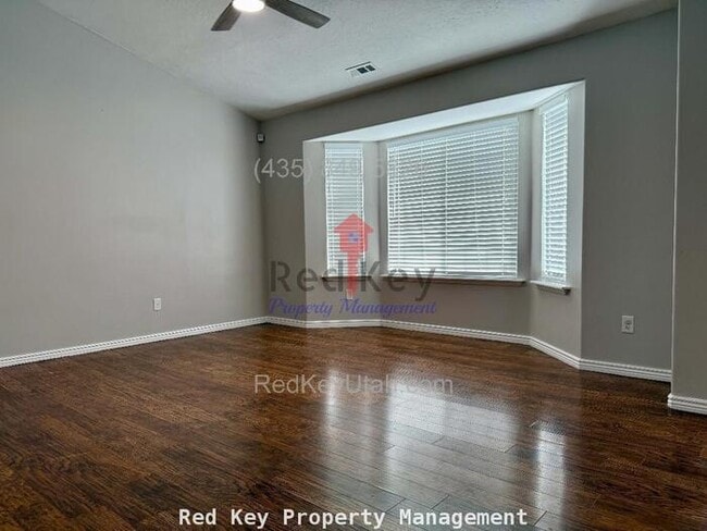 Building Photo - 970 W Single Family Home