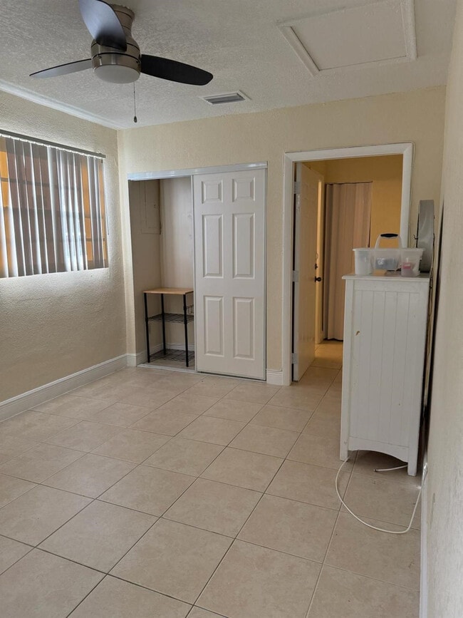 Building Photo - 5839 NW 16th St