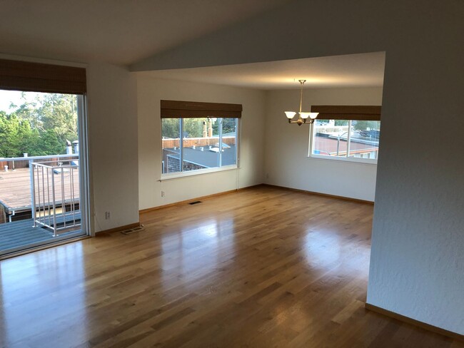 Primary Photo - Huge and bright top floor 3 bedroom flat w...