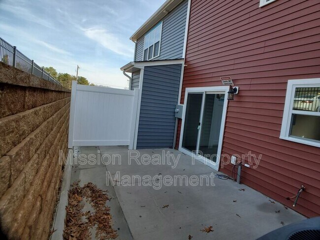 Building Photo - 4509 Josephine Ln