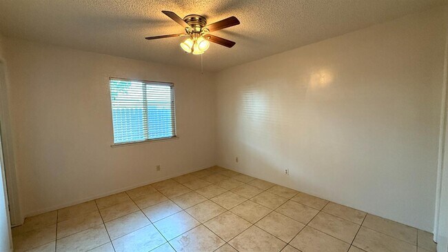 Building Photo - 125 Skaggs St