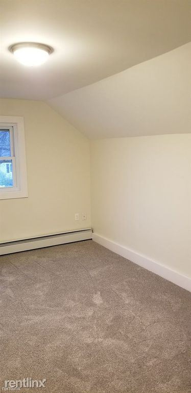 Primary Photo - 3 br, 1.5 bath House - 86 Clifton St