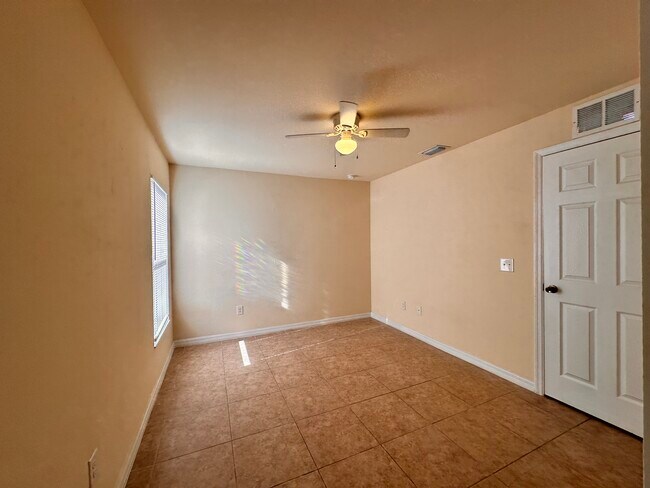 Building Photo - 148 SW 47th Terrace