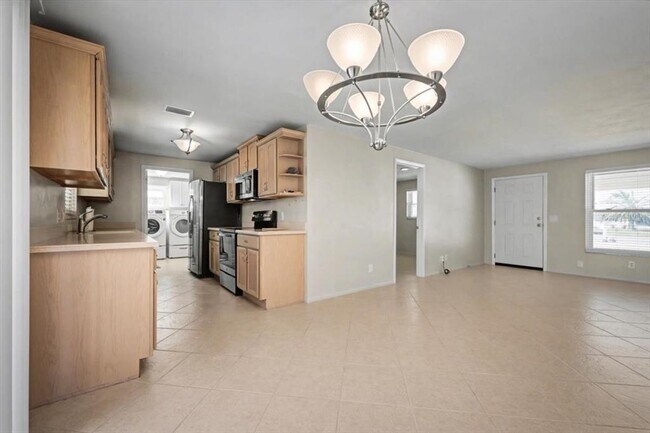 Building Photo - 3 Edmond Ct