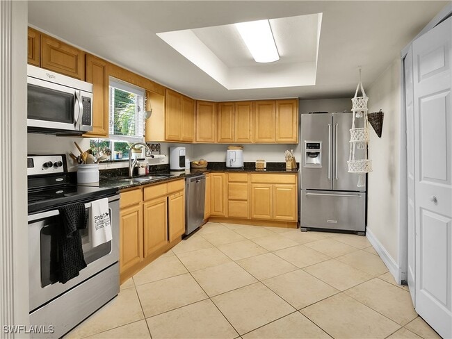 Building Photo - 1536 Alhambra Dr