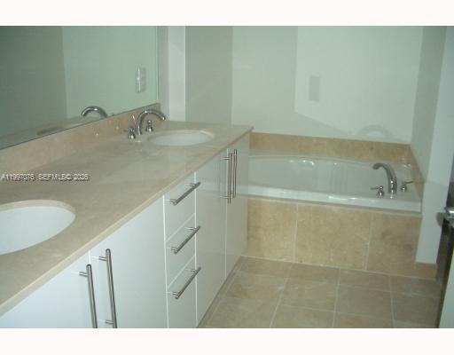 Building Photo - 3330 NE 190th St