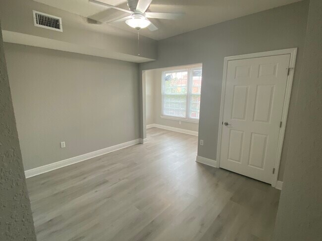 Bedroo 2 with extra space for desk or hobbies - 23660 Walden Center Dr