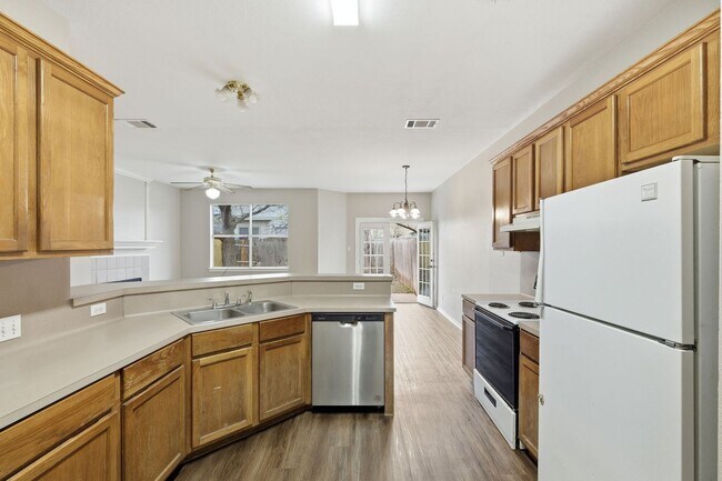 Building Photo - 8102 Willet Trail