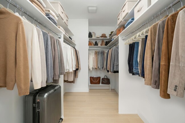 Building Photo - 138 E 50th St