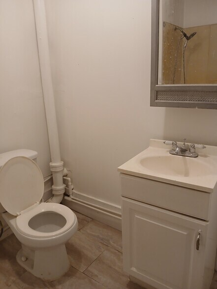 Building Photo - 1720 McCulloh St