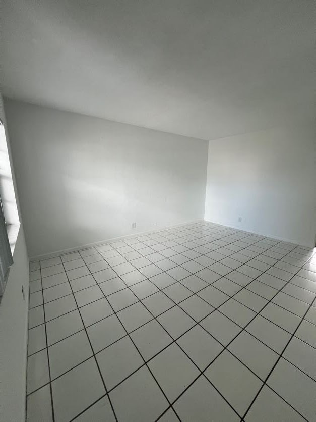 Building Photo - 374 Sunshine Dr