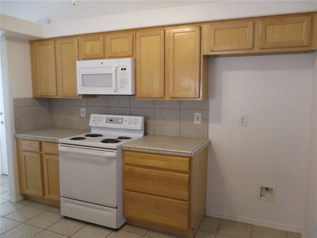 Building Photo - 3780 Coyote Ct