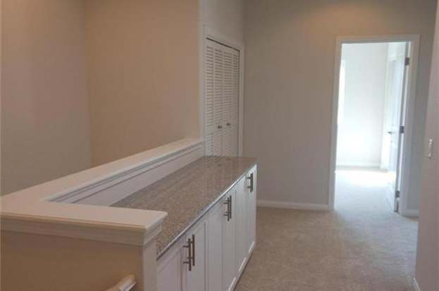 Building Photo - 815 Humbert Ave