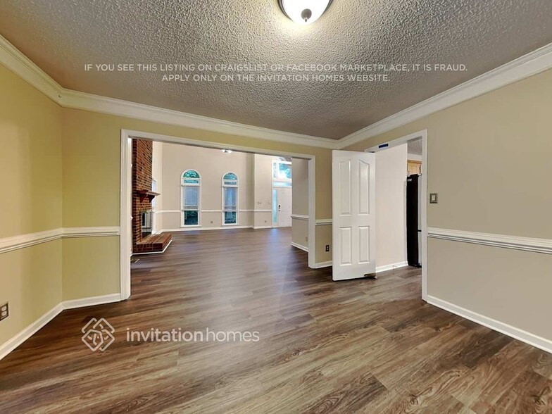 Building Photo - 6926 Wolf Run Dr