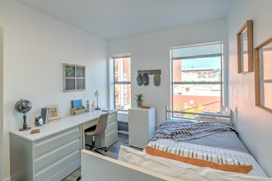 Building Photo - SHARED & PRIVATE Dorm Style Units Available at The Telegraph Commons! 2 blocks from UCB!
