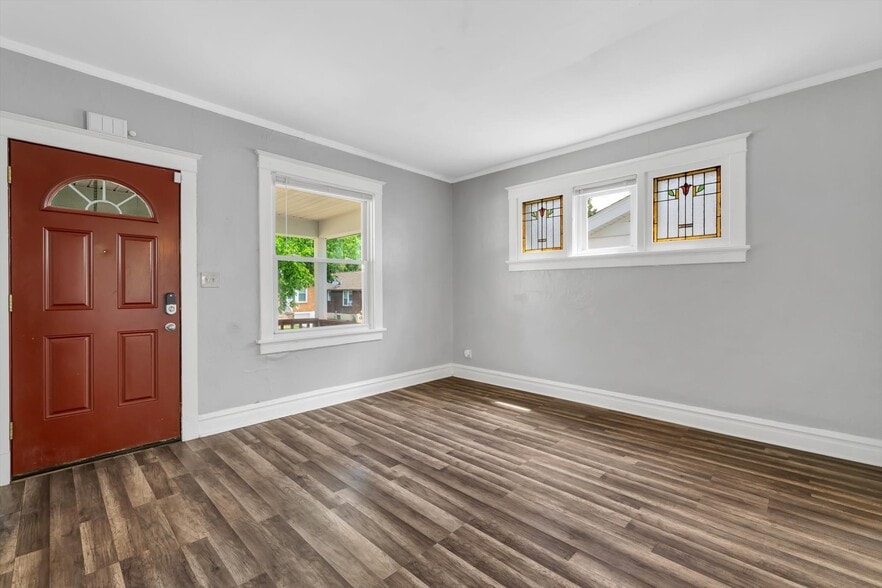 Building Photo - 1223 Gruner pl