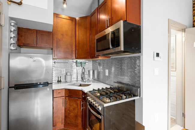 Building Photo - 57 Halsey St