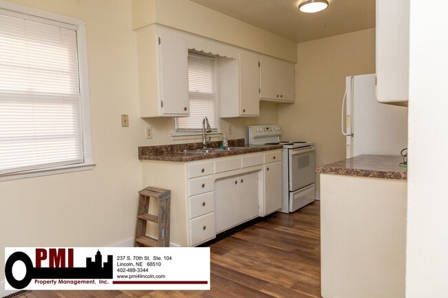 Building Photo - 2 Bedroom, 1 Bathroom House for Rent; Avai...