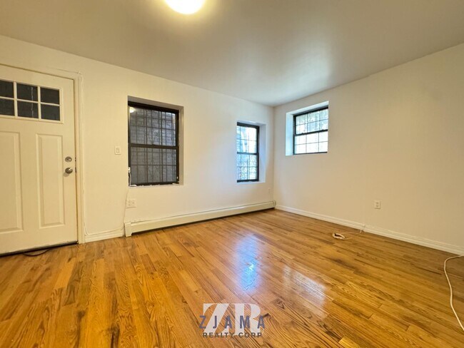 Building Photo - 789 Greene Ave