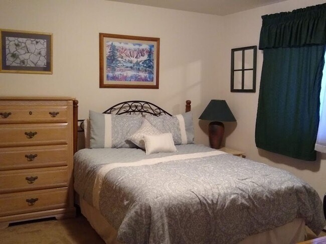 Building Photo - Monthly Rental- Cinnamon Ridge 123