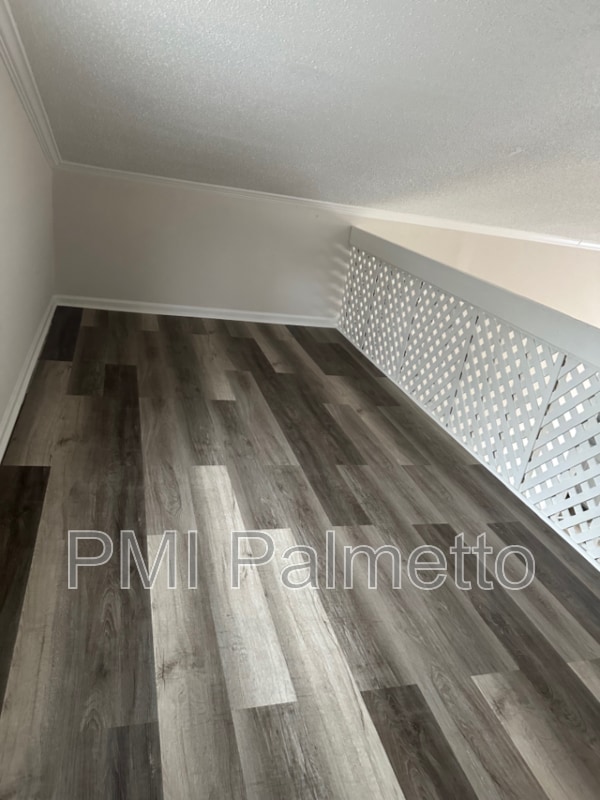 Building Photo - 106 Temple Walk Rd