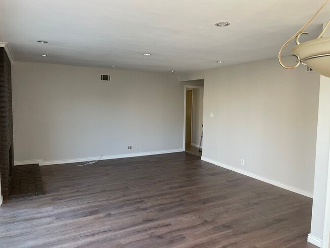 Building Photo - 9315 Via Balboa Cir